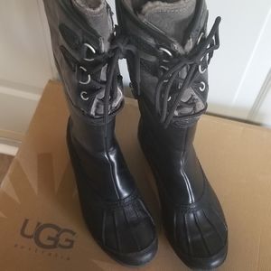 UGG boots w/zip and front laces